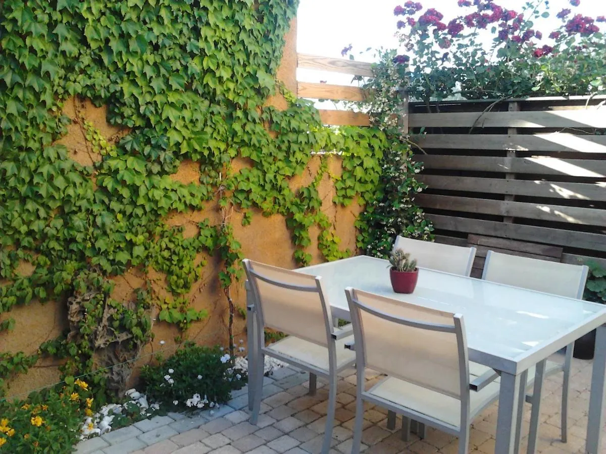 Apartamento Con Piscina Llanca